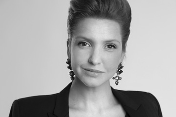 Elena Voronina Headshot