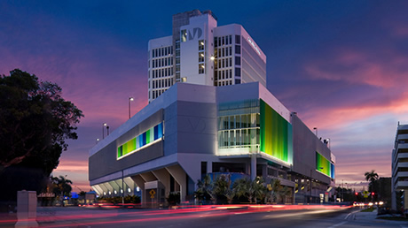 Padron Campus at night